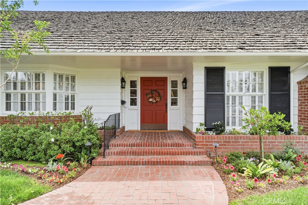 2214 N Westwood