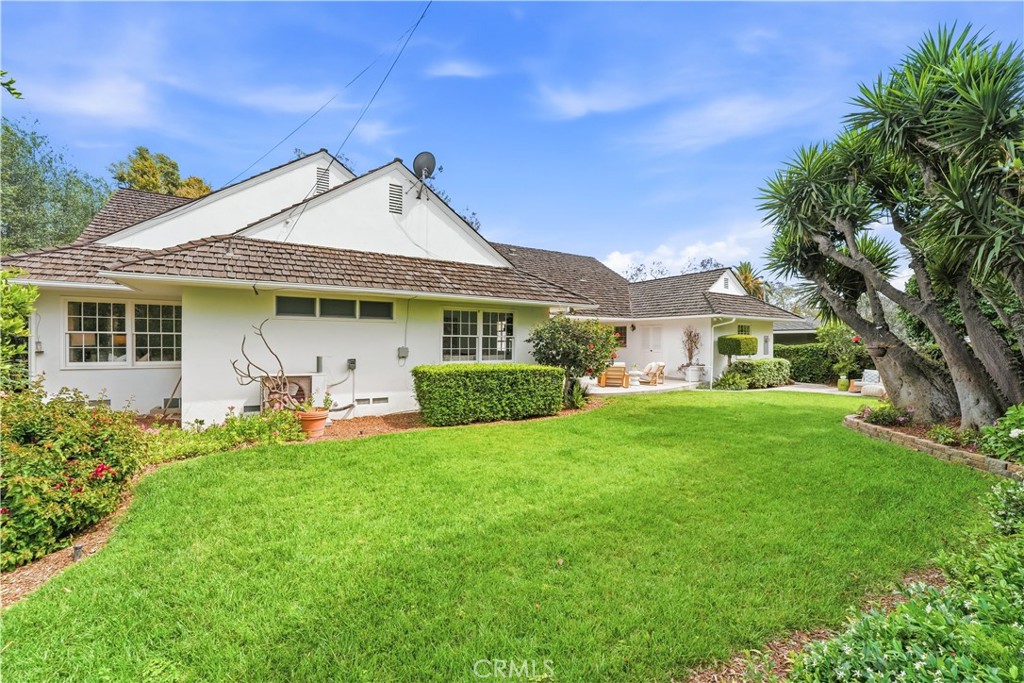 2214 N Westwood