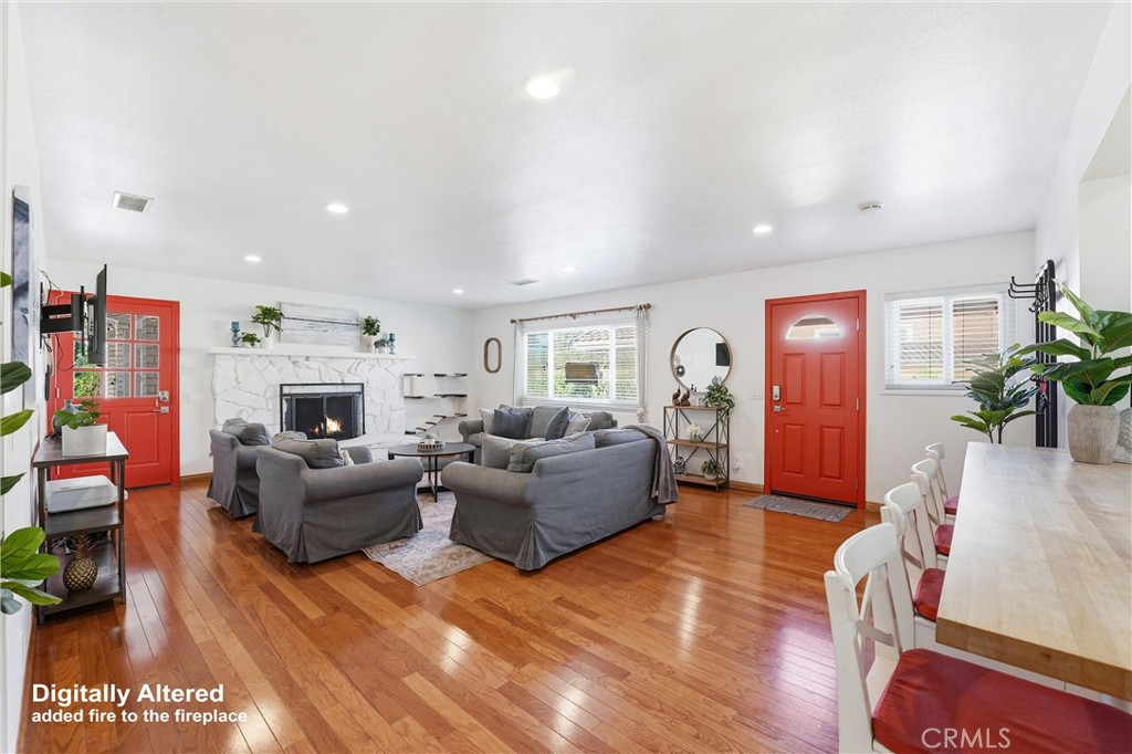 713 E Sycamore