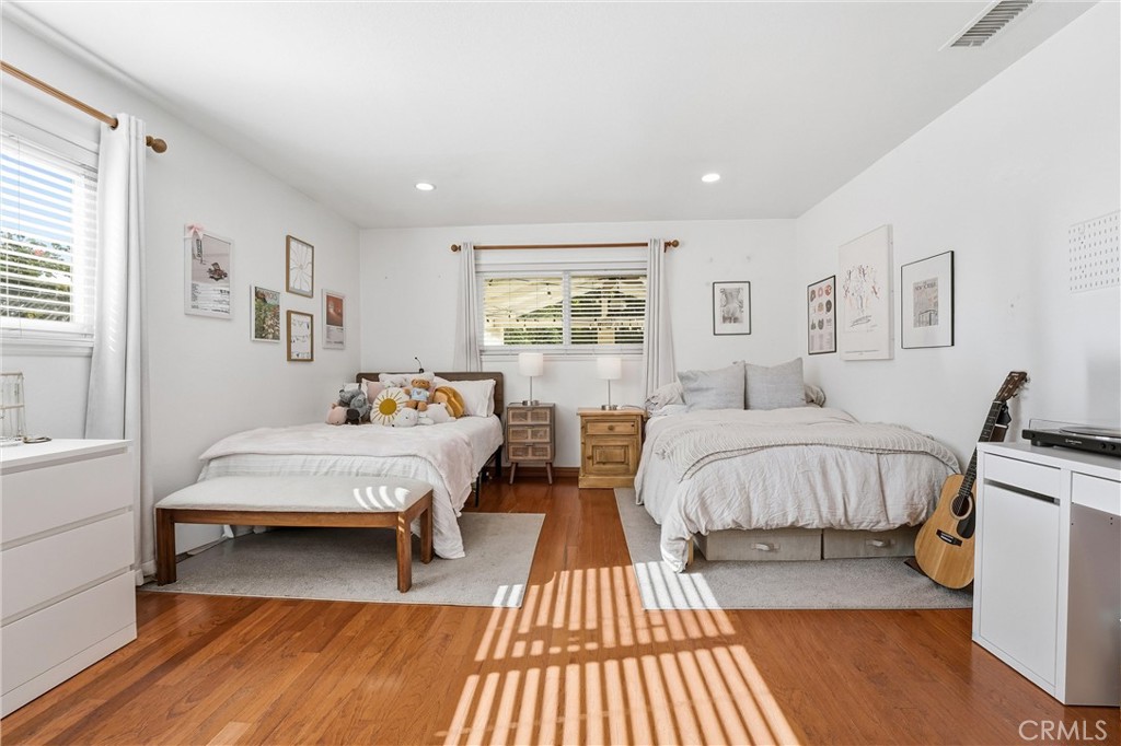 713 E Sycamore