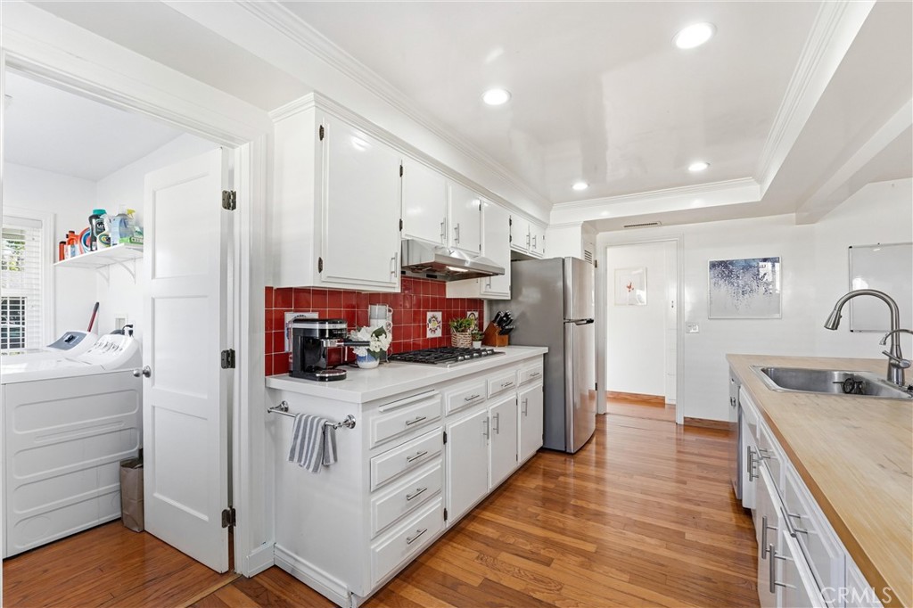 713 E Sycamore