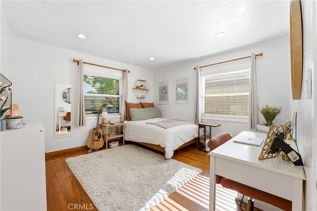 713 E Sycamore