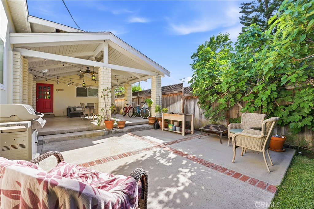713 E Sycamore