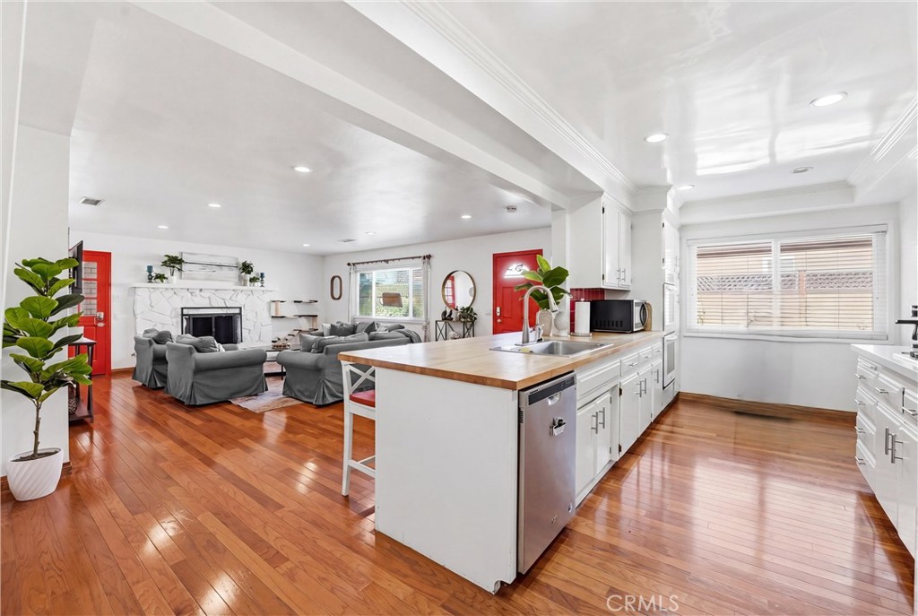713 E Sycamore