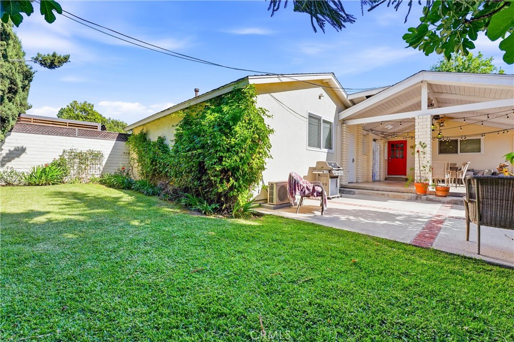 713 E Sycamore