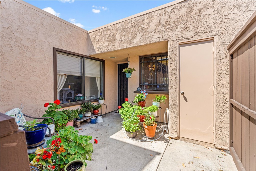 1639 S Heritage