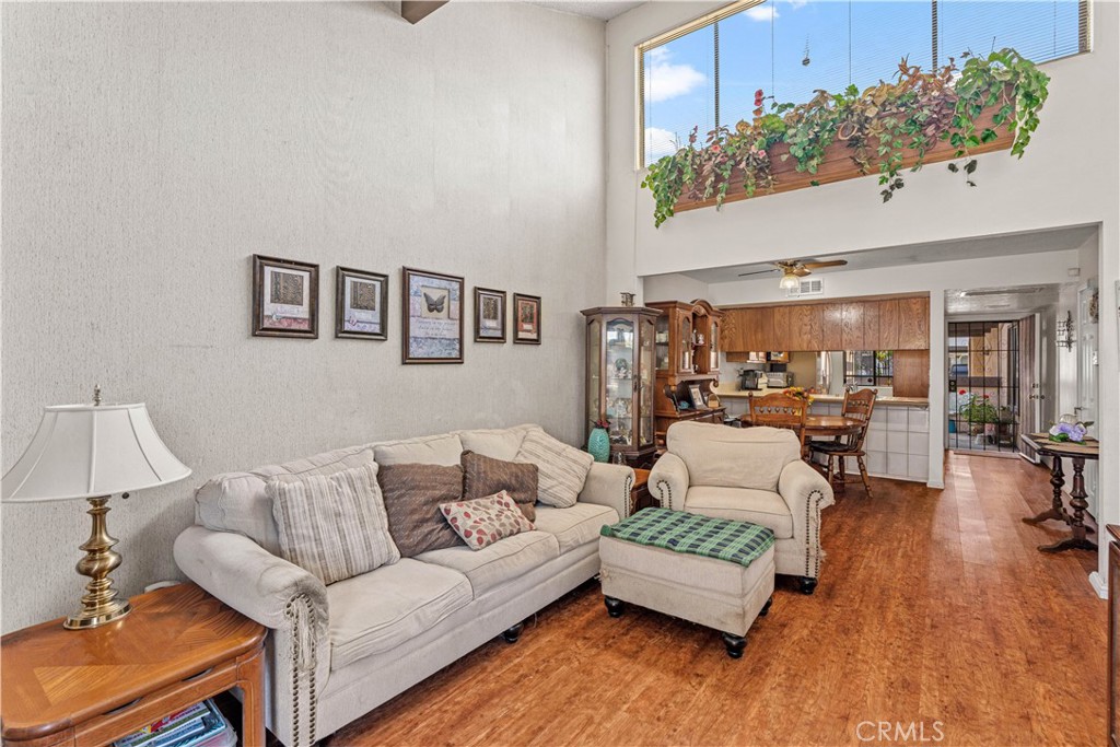 1639 S Heritage