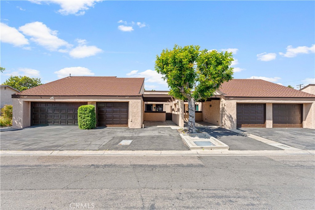 1639 S Heritage