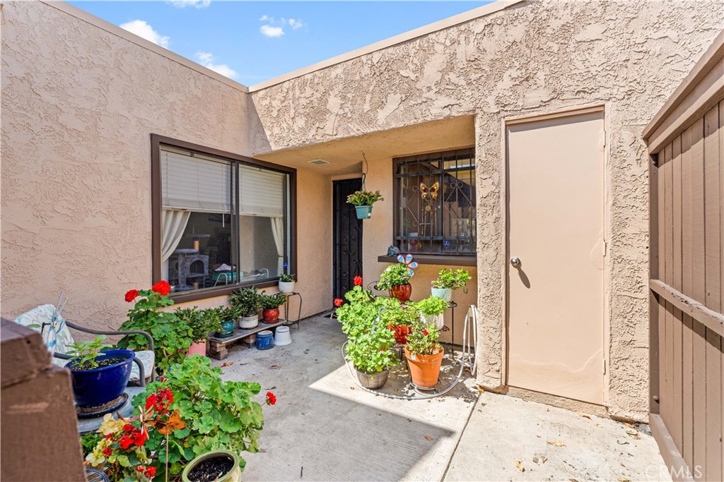 1639 S Heritage