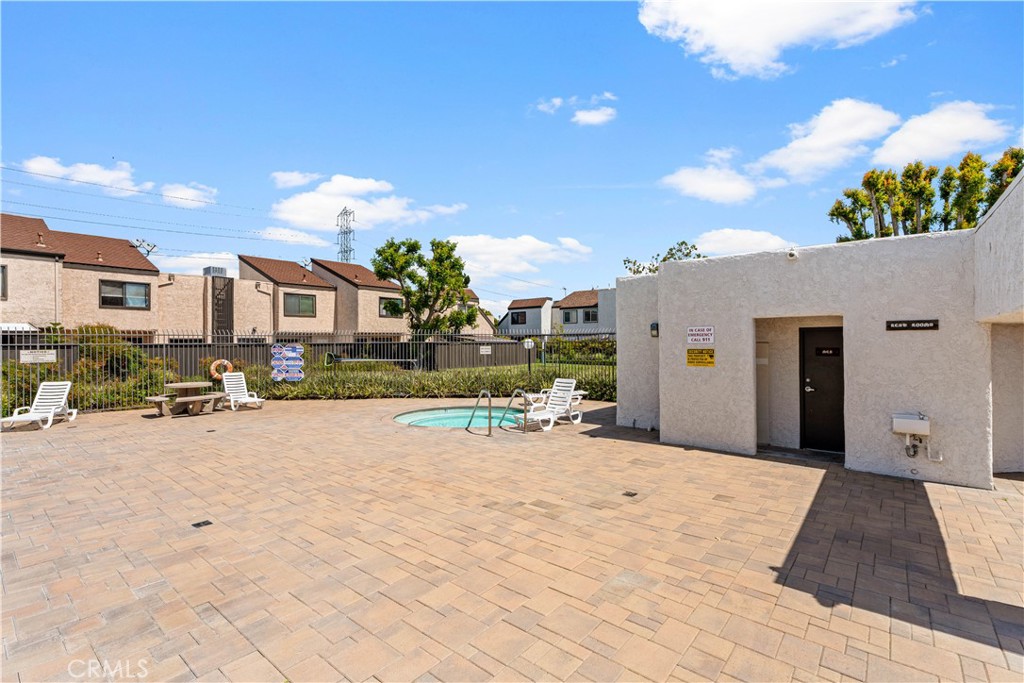 1639 S Heritage