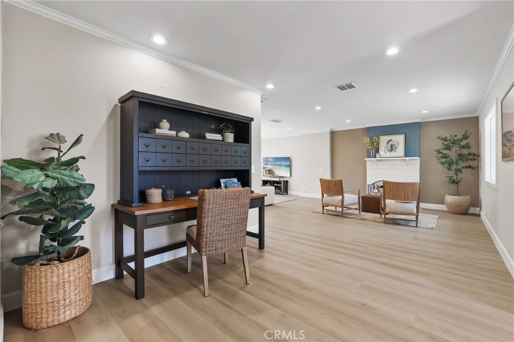 2114 Ostrom