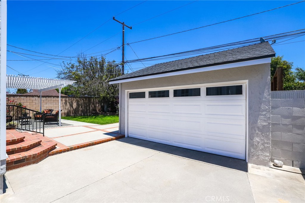 2114 Ostrom