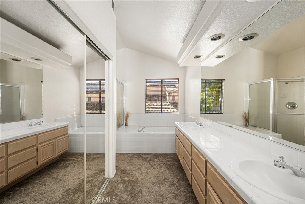 39876 Via Castana