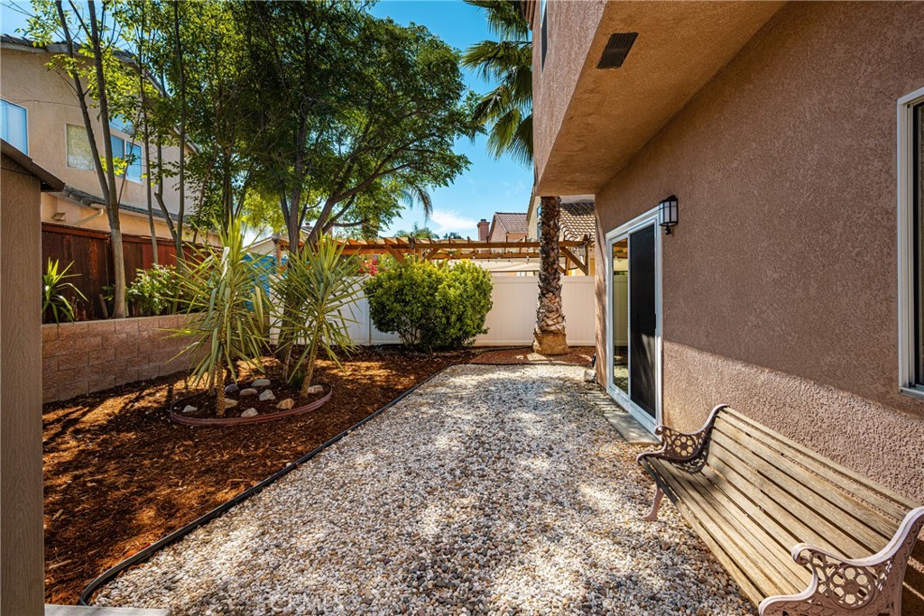 39876 Via Castana