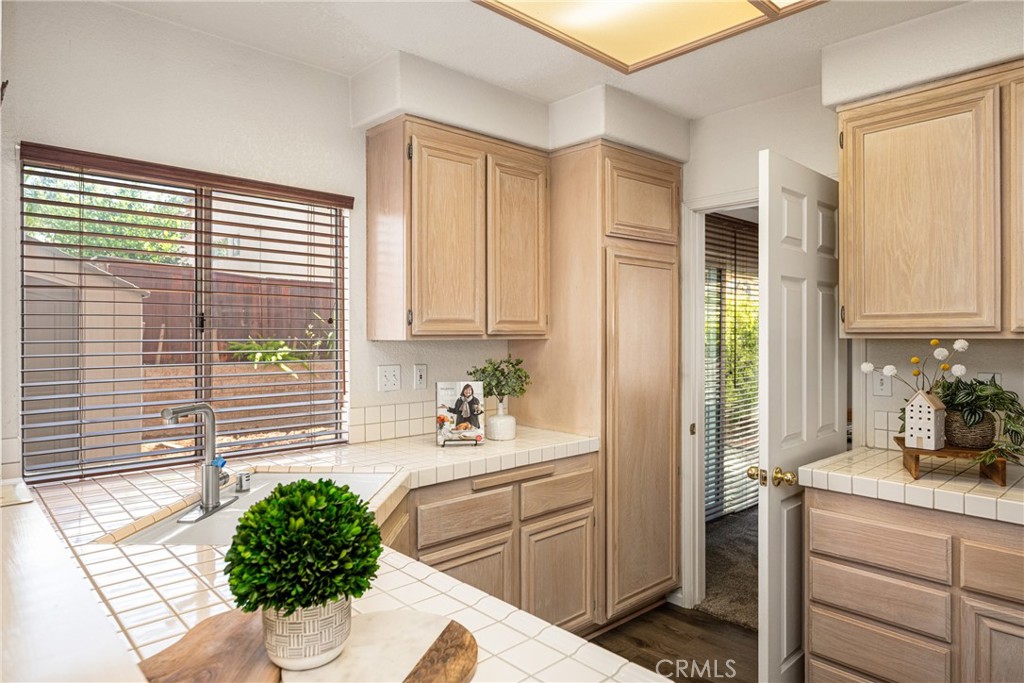 39876 Via Castana