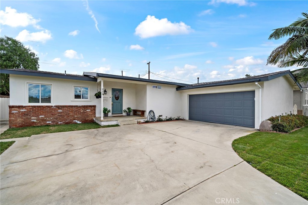 324 Sequoia