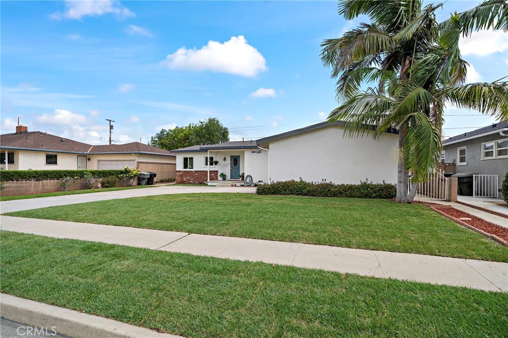324 Sequoia