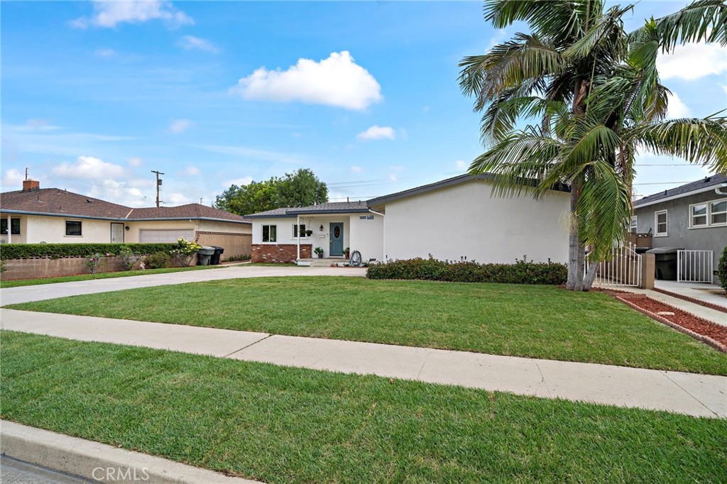 324 Sequoia