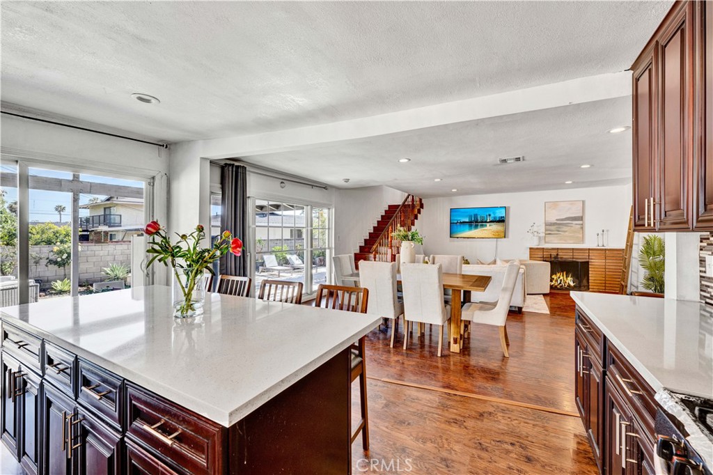 11912 Edgewood