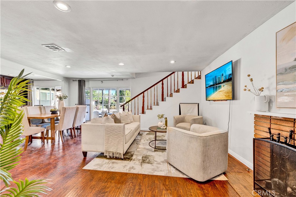 11912 Edgewood