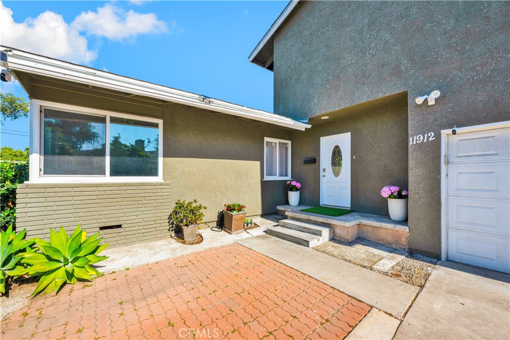 11912 Edgewood