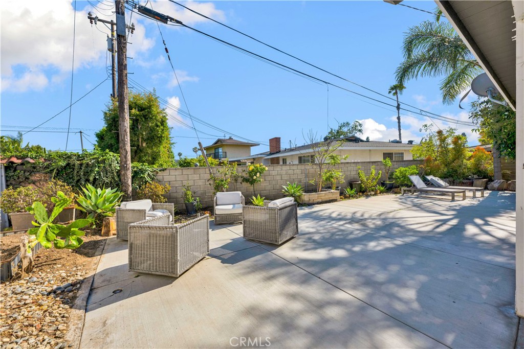 11912 Edgewood
