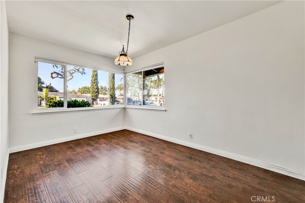 11912 Edgewood