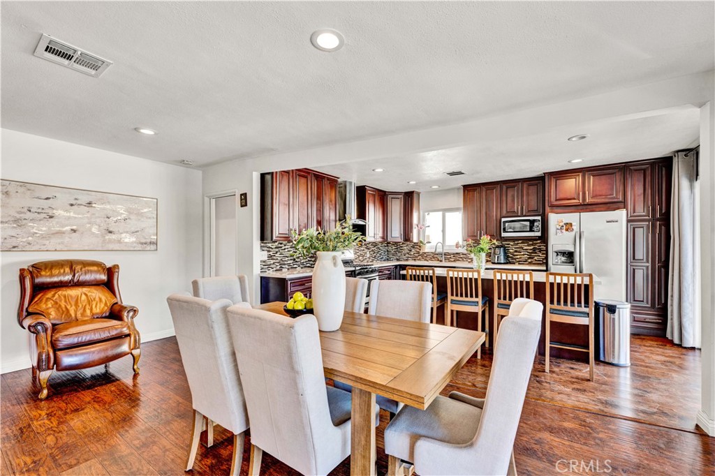 11912 Edgewood