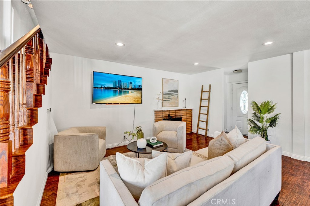 11912 Edgewood