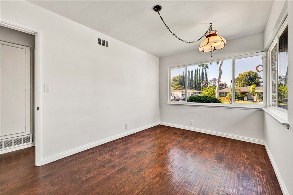 11912 Edgewood