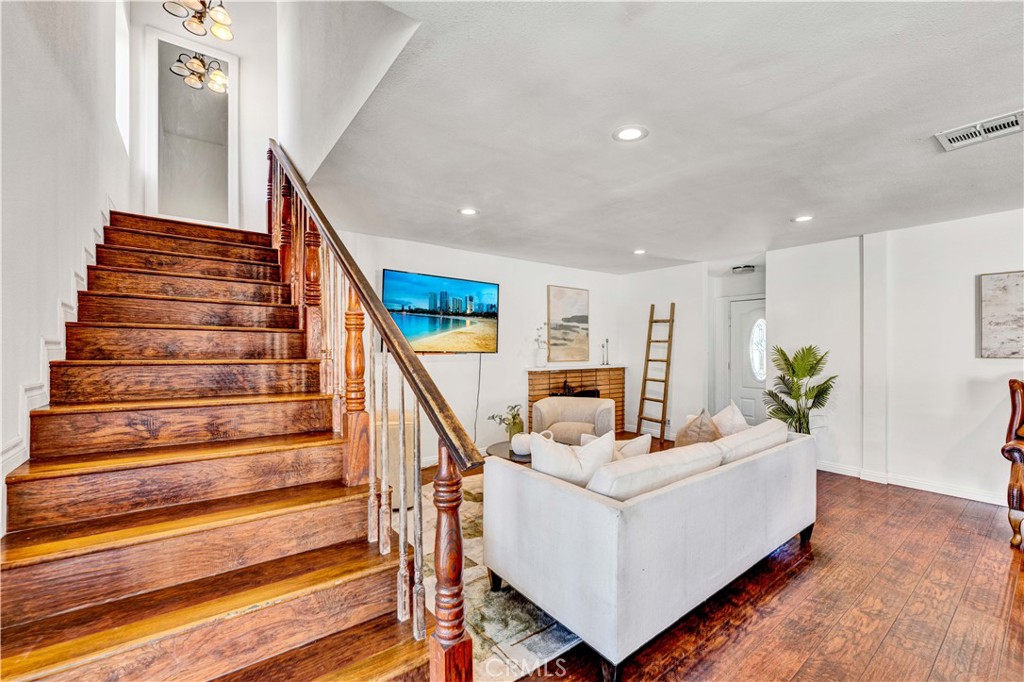 11912 Edgewood