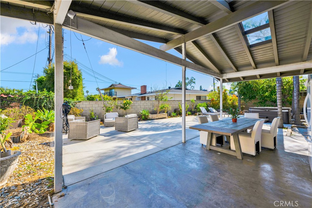 11912 Edgewood