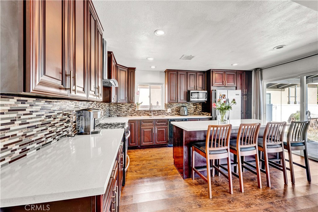11912 Edgewood