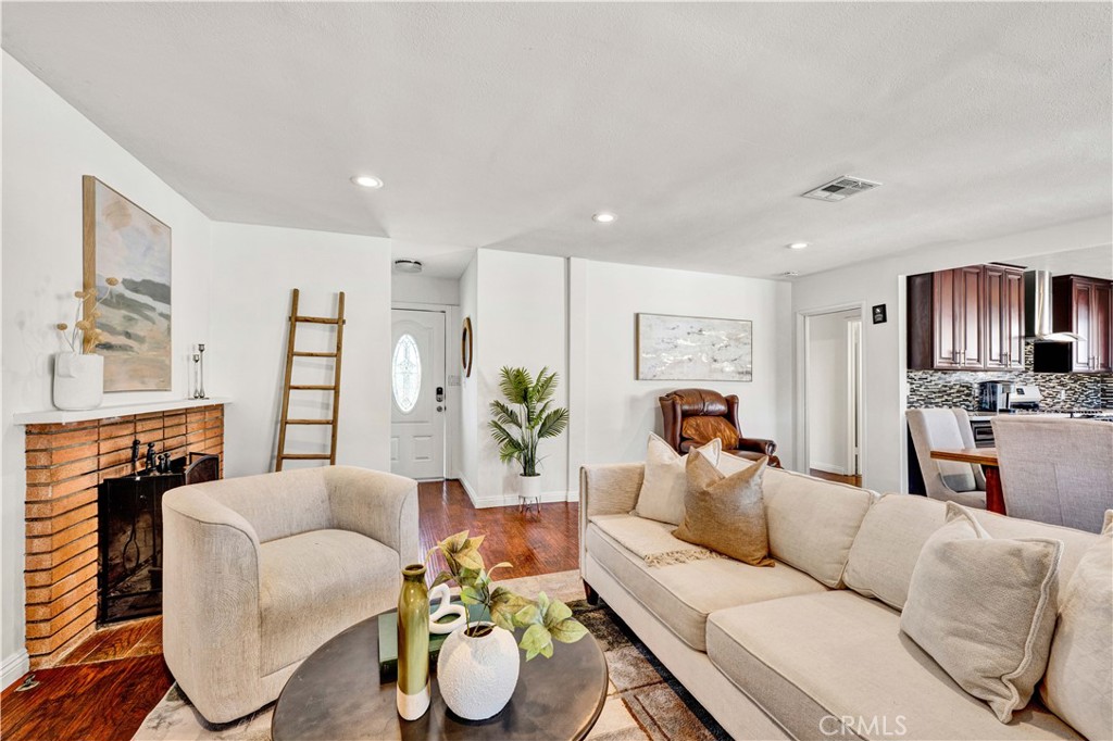 11912 Edgewood