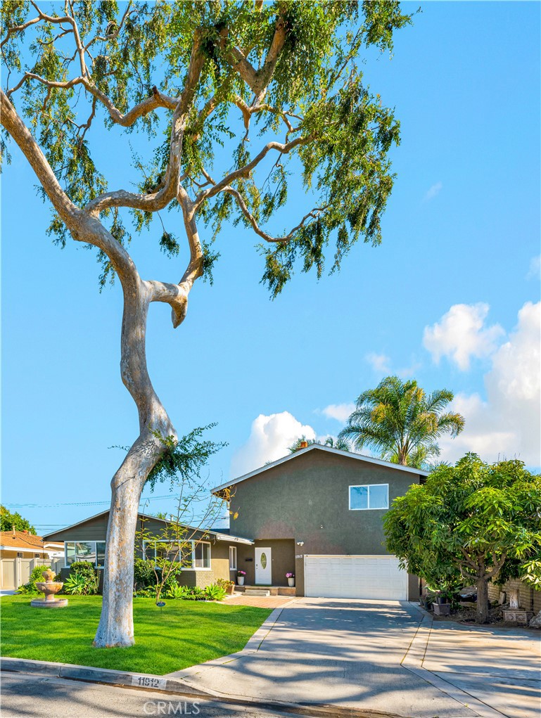 11912 Edgewood