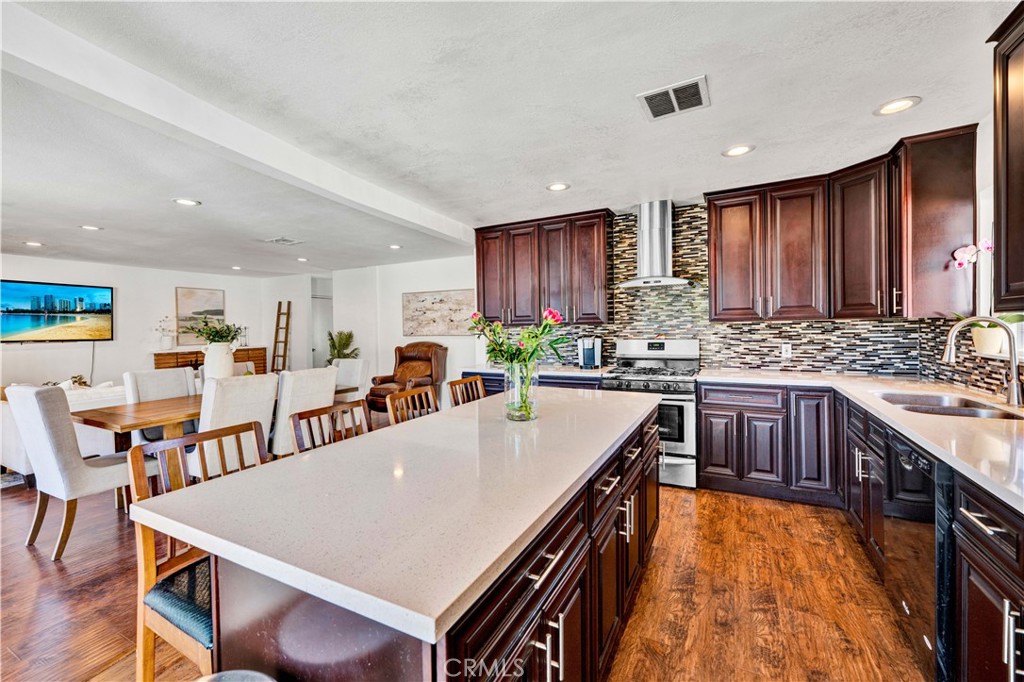11912 Edgewood