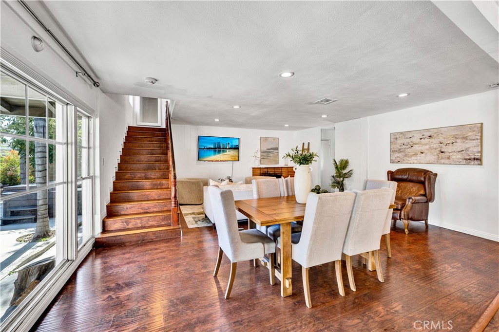 11912 Edgewood