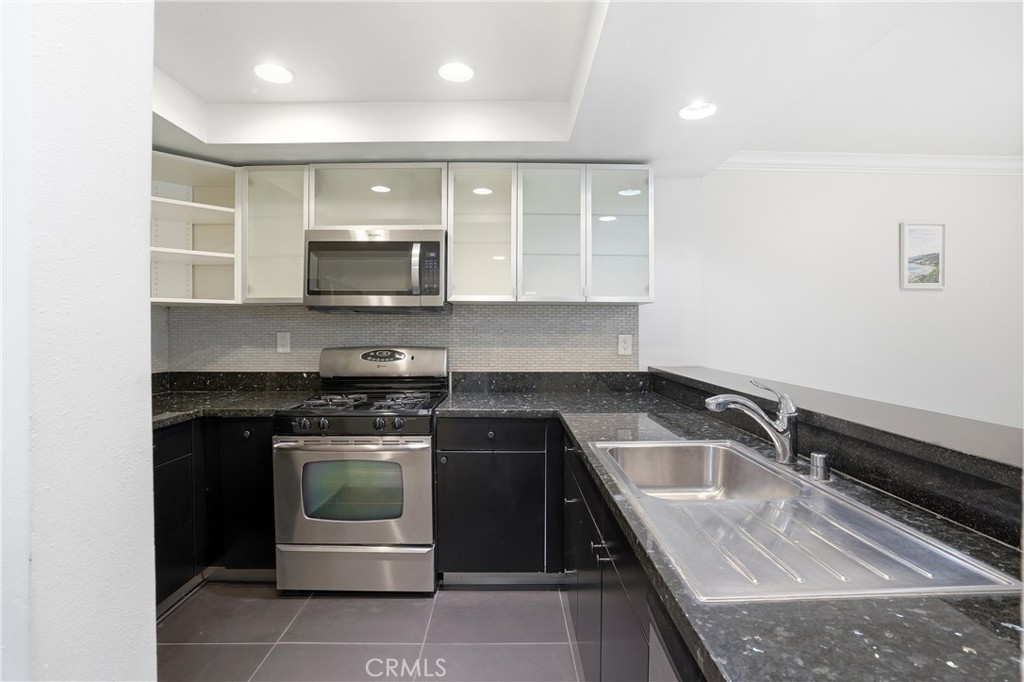 809 N Spurgeon Street 5