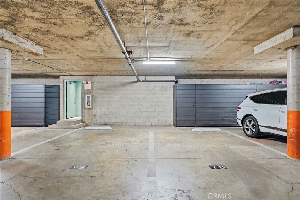 809 N Spurgeon Street 5