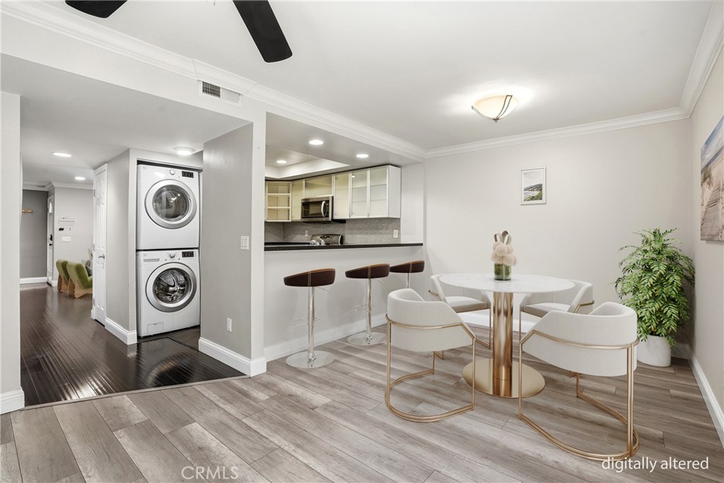 809 N Spurgeon Street 5