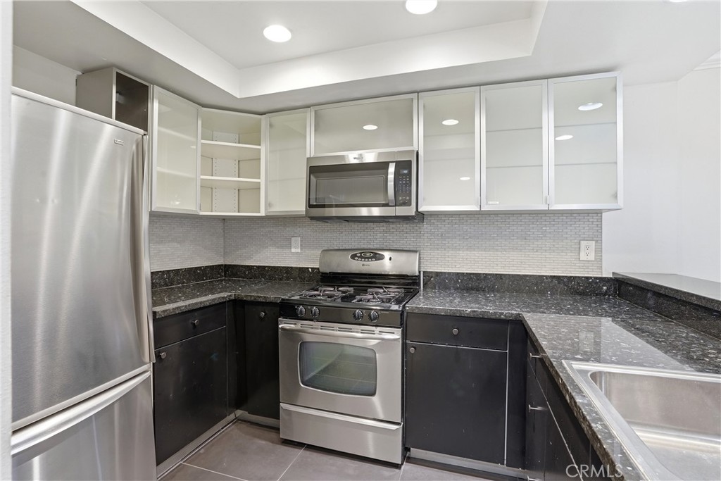 809 N Spurgeon Street 5