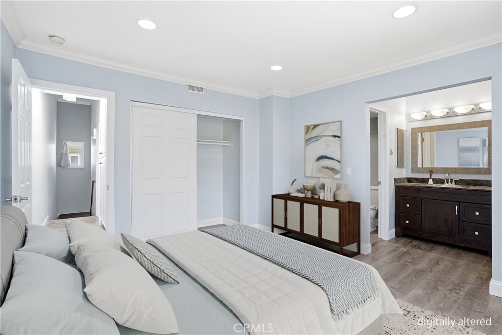 809 N Spurgeon Street 5