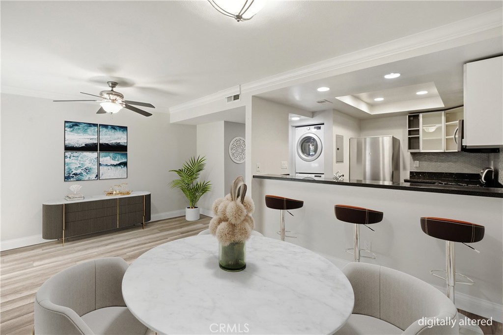 809 N Spurgeon Street 5