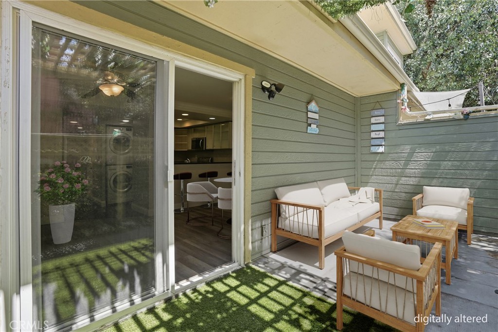 809 N Spurgeon Street 5