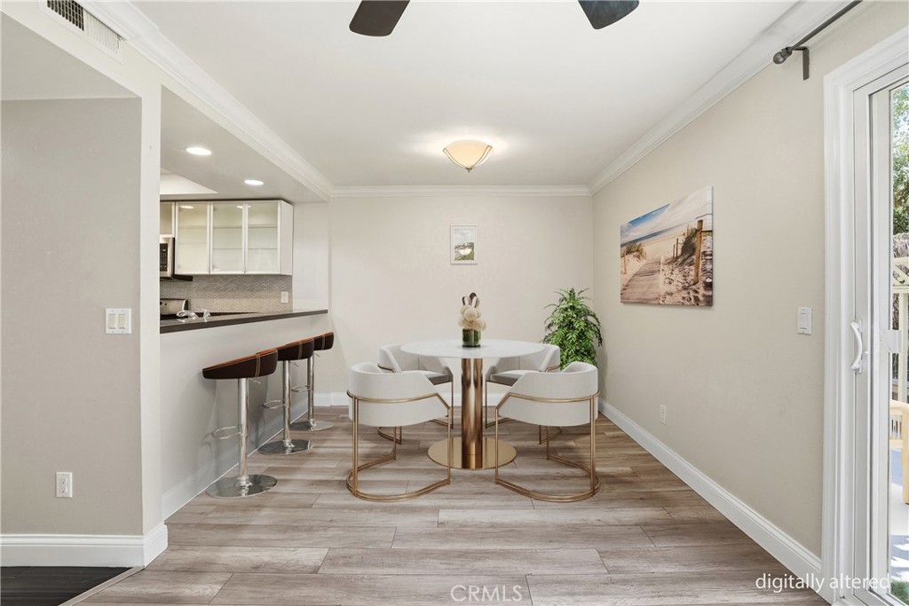 809 N Spurgeon Street 5