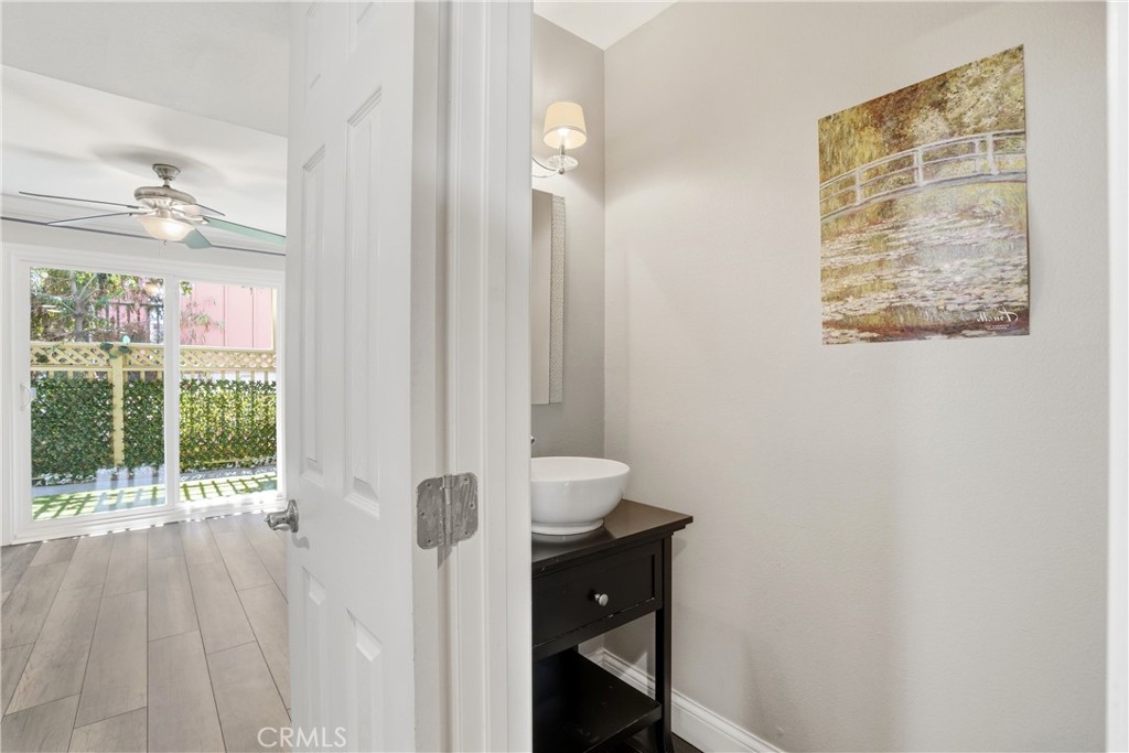 809 N Spurgeon Street 5