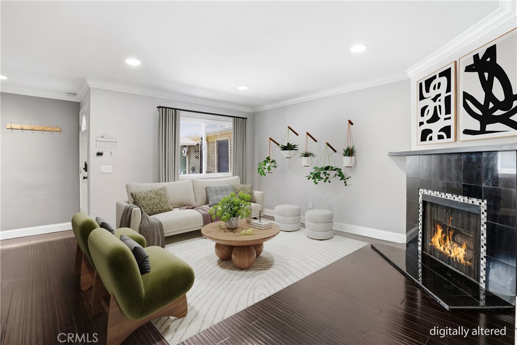 809 N Spurgeon Street 5