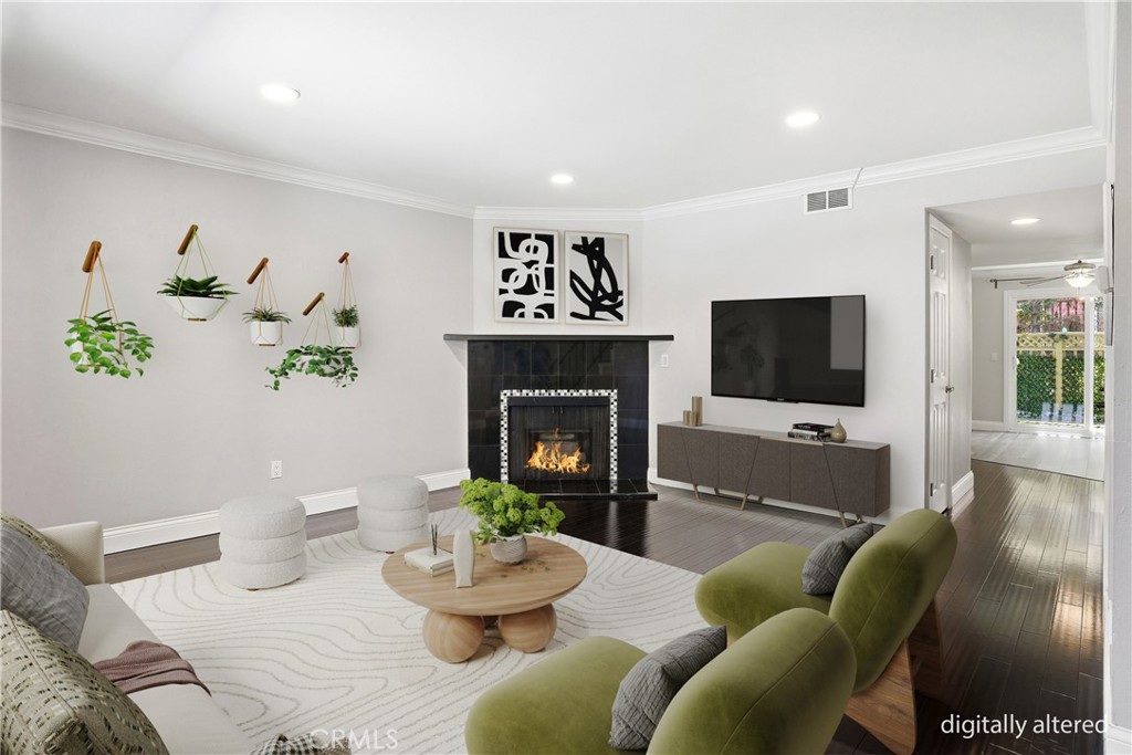 809 N Spurgeon Street 5