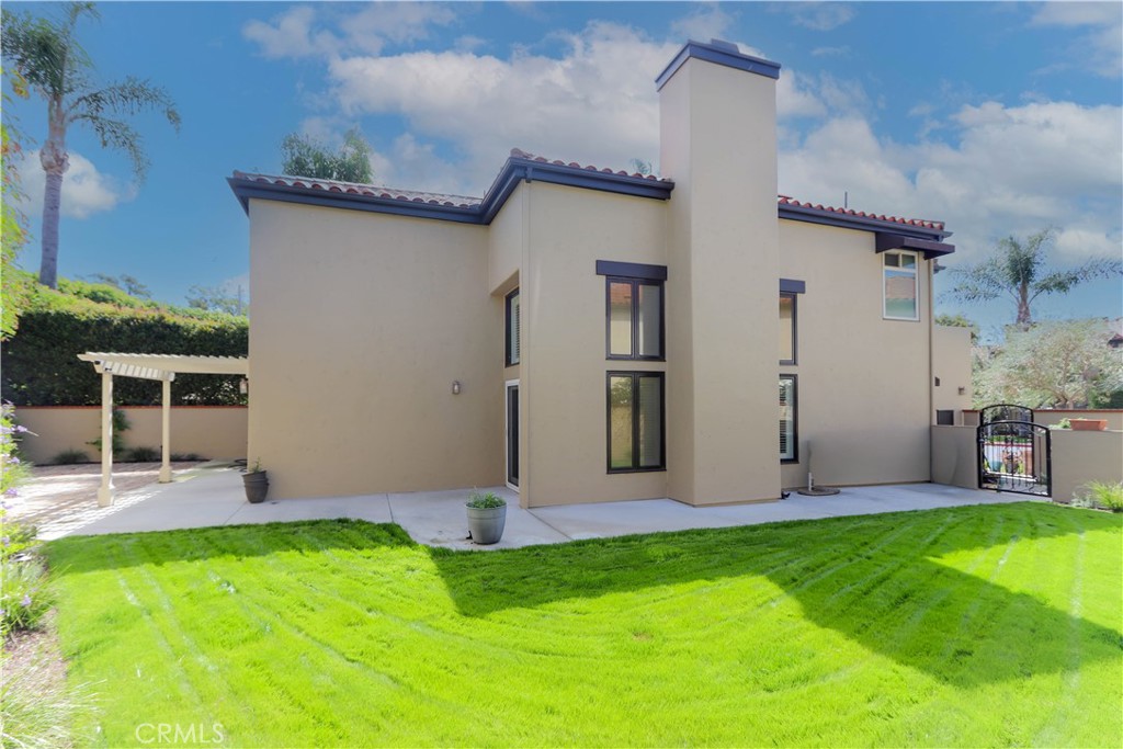 5755 Avenida Estoril