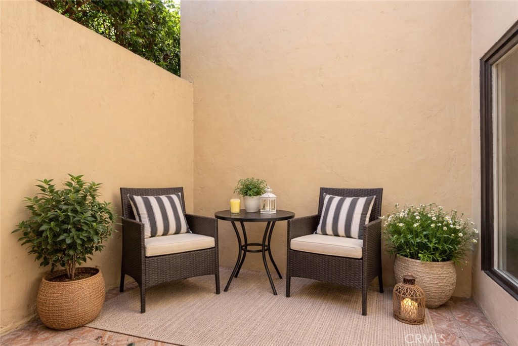 5755 Avenida Estoril